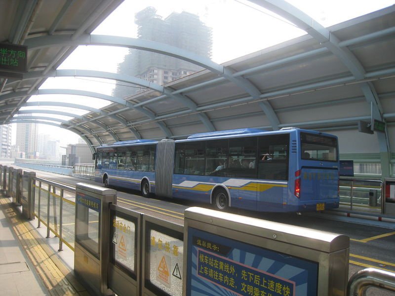 rail transit,简称rrt第一码头brt总站)与常规公交(normal bus