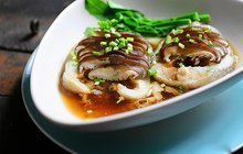 剁椒酸菜蒸鳕鱼