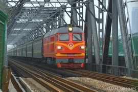 东风4B型内燃机车