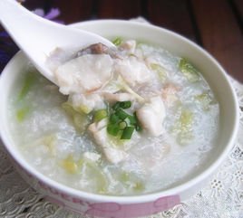 茼蒿猪肝鱼片粥