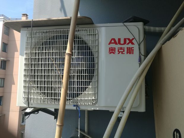 新空调不制冷不滴水_空调除霜时外机上滴水怎么办_空调不制冷外机不滴水