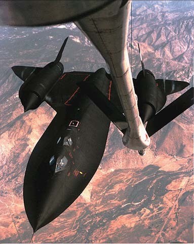 美国sr-71黑鸟高空高速侦察机