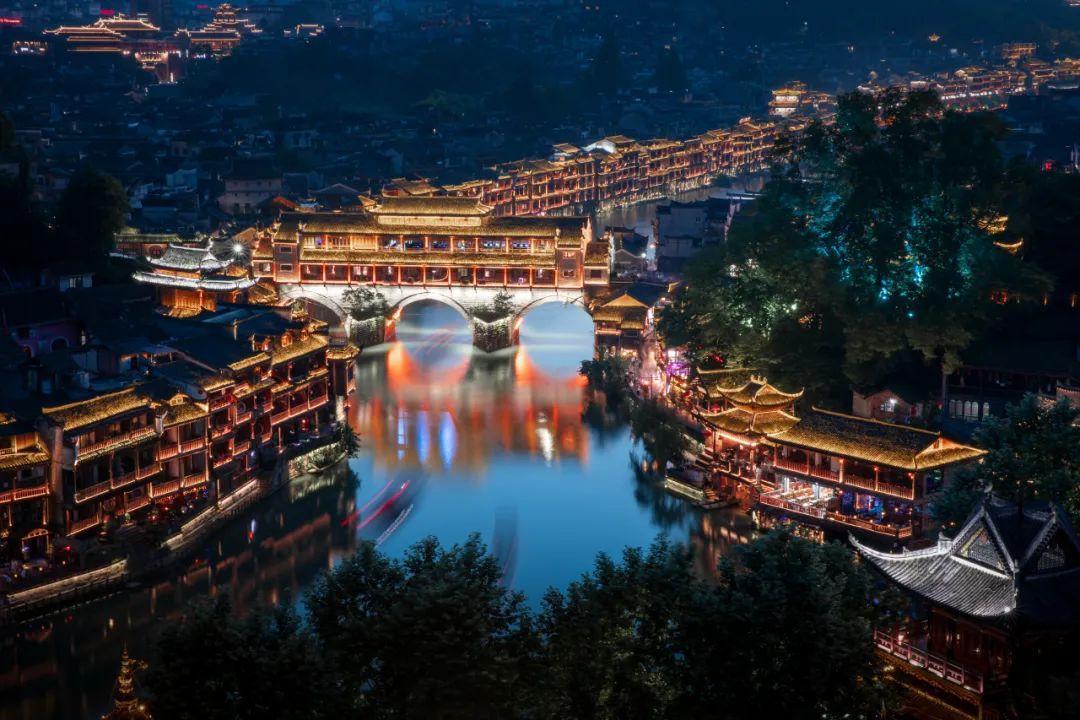 倩女手游5月新时装【南诏绮梦】燃情上线，国风文旅计划官宣联动凤凰古城！