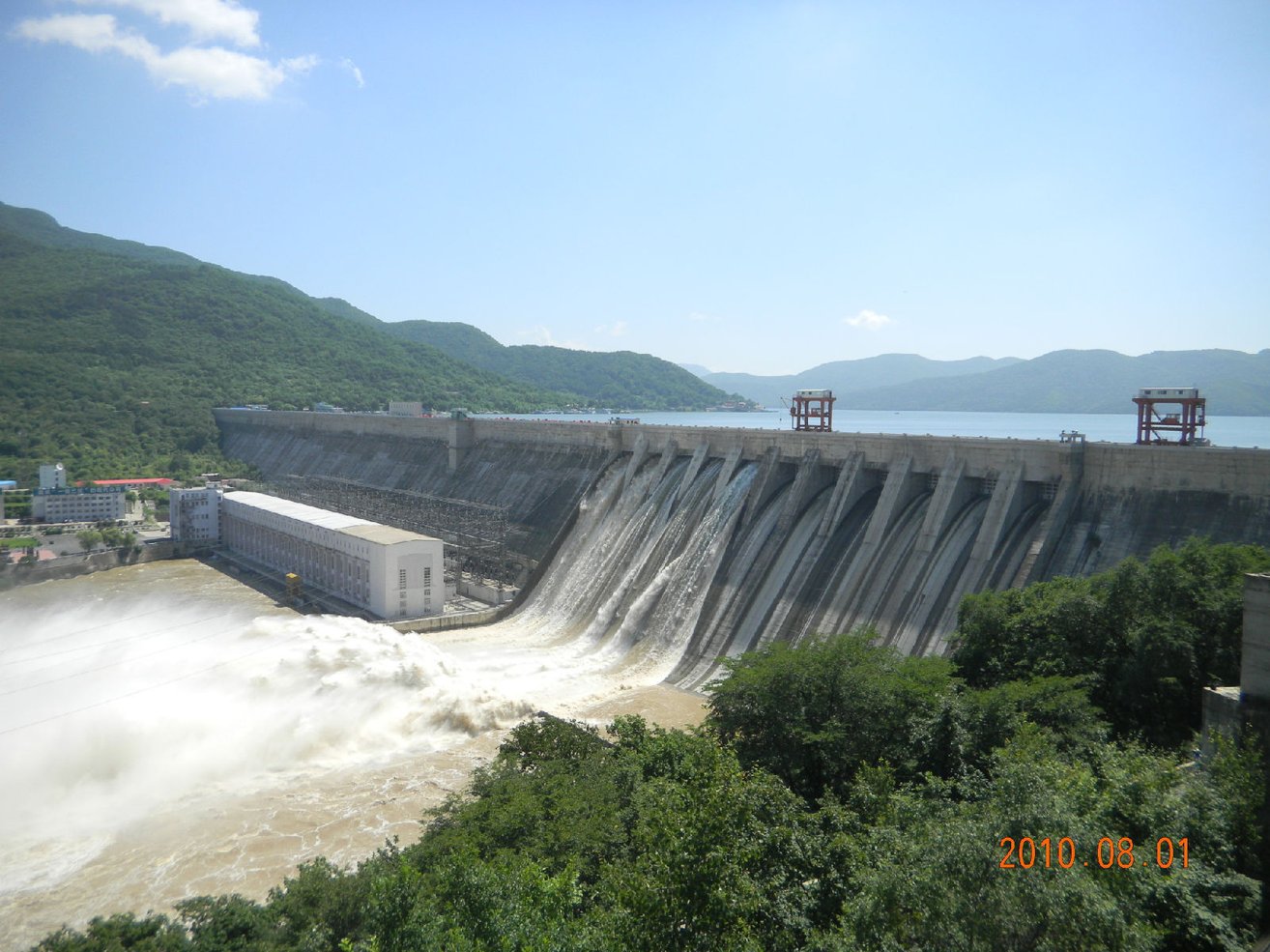 丰满水电站(fengman hydropower station,位于吉林省吉林市境内的